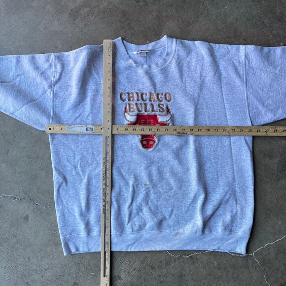 Vintage Chicago Bulls NBA Crewneck Sweatshirt Grey 90s EMBROIDERED MENS XL - Picture 3 of 7